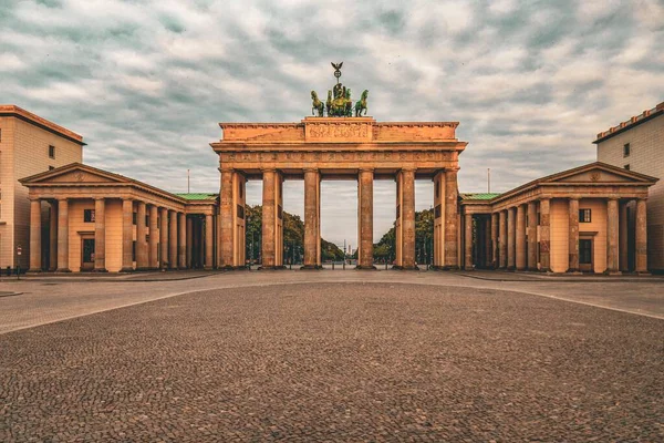 Egy Gyönyörű Kép Brandenburger Torról Berlinben — Stock Fotó