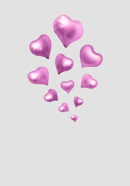 분홍색 심장을 수직으로 풍선은 모양을 있었다 — 스톡 사진