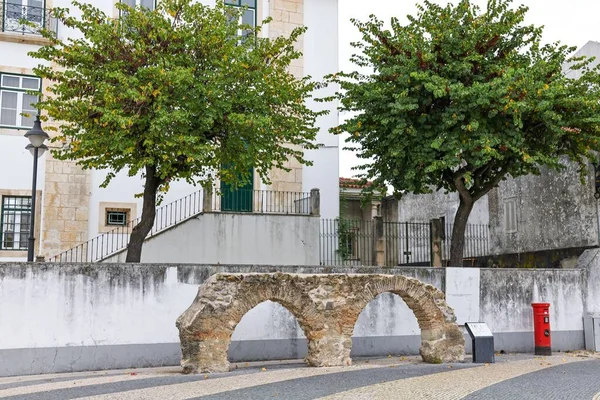 中世のアルコス アゼンハはポルトガルのレイリア市の歴史的中心部に位置している — ストック写真