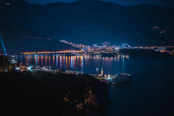 Una Vista Aérea Del Paisaje Urbano Iluminado Budva Costero Montenegro — Foto de Stock