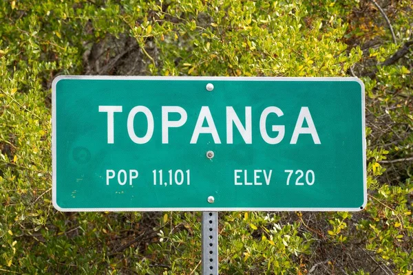 Das Ortsschild Von Topanga Gegen Die Bäume Kalifornien — Stockfoto
