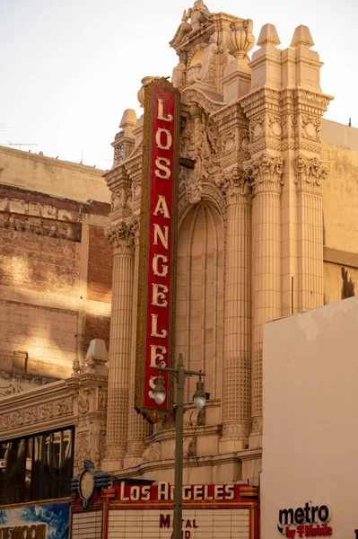 Vertical Shot Old Los Angeles Theater Sunset Long Red Sign — Stock Photo, Image
