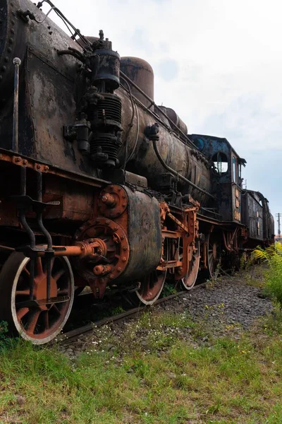 Tiro Vertical Locomotiva Vapor Ferro Velho — Fotografia de Stock