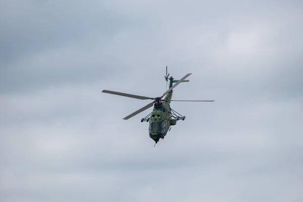Вертолёт Летит Небе — стоковое фото