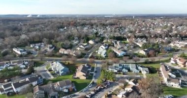 Bordentown New Jersey gayrimenkullerinin insansız hava aracı çekimi. Dostum. Evler. Kasaba evleri