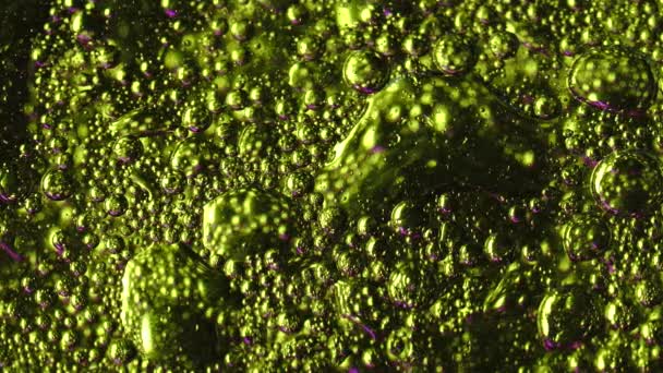 Zpomalený Pohyb Zelených Bublin Různých Světelných Podmínkách — Stock video