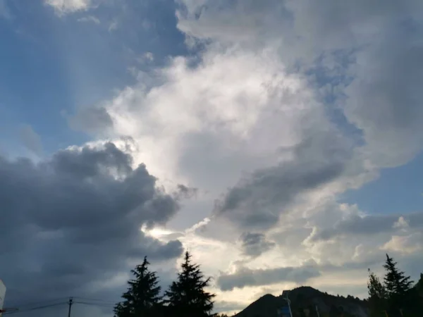 Muitas Nuvens Beautifu Diferentes Céu — Fotografia de Stock
