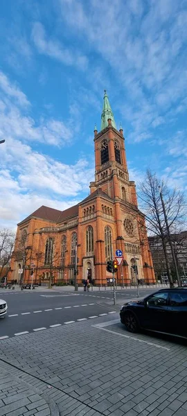 Vertikální Záběr Kostela Jana Evangelia Německém Düsseldorfu — Stock fotografie
