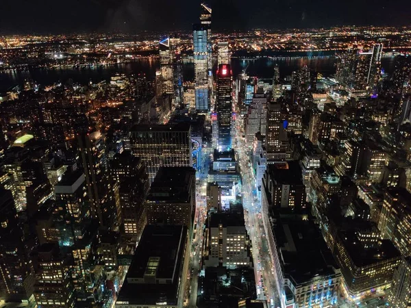 Мікропростір Освітлених Хмарочосів Нью Йорка Вночі Темним Небом — стокове фото