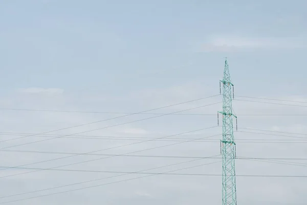 Vysokonapěťová Ocelová Věž Elektrickým Vedením Venkovském Poli — Stock fotografie