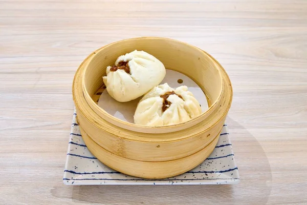 赵兆宝在木碗里的特写镜头 中国菜 — 图库照片