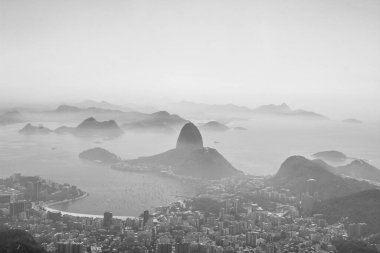 Rio de Janeiro 'nun siyah beyaz hava manzarası