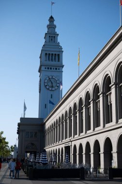 San Francisco 'daki feribot binasının dikey görüntüsü.