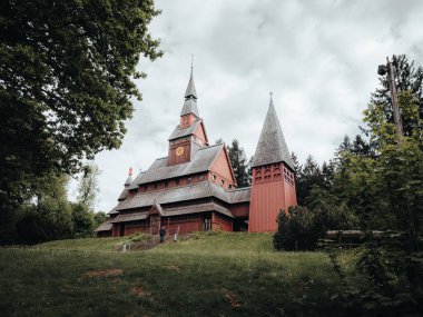 Hahnenklee 'deki Gustav Adolf Stave Kilisesi' nin güzel bir yakın çekimi.