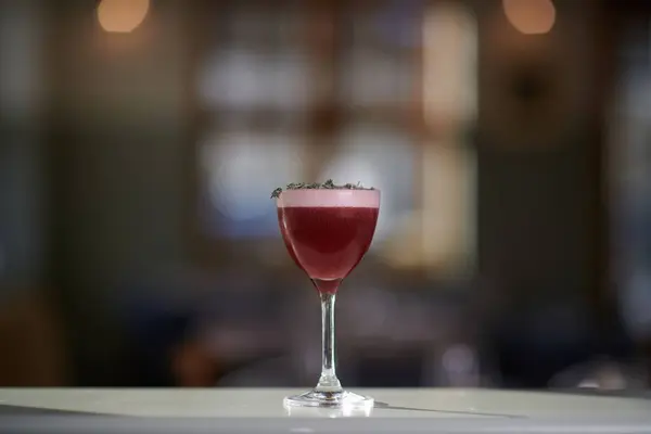 Una Deliziosa Bevanda Alcolica Alla Fragola Bellissimo Cocktail — Foto Stock