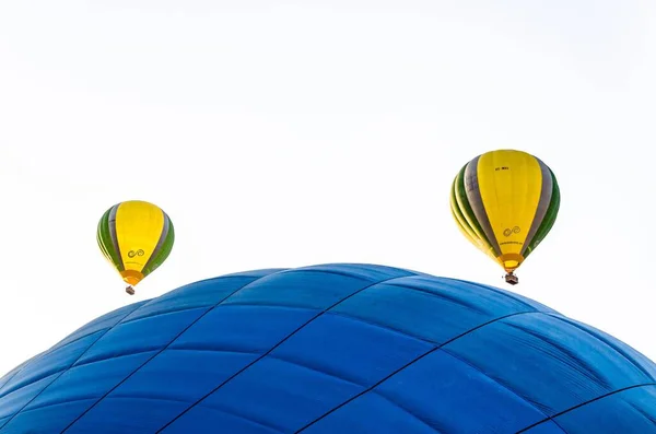 Tiro Baixo Ângulo Balões Quente Voando Durante 25Th European Balloon — Fotografia de Stock