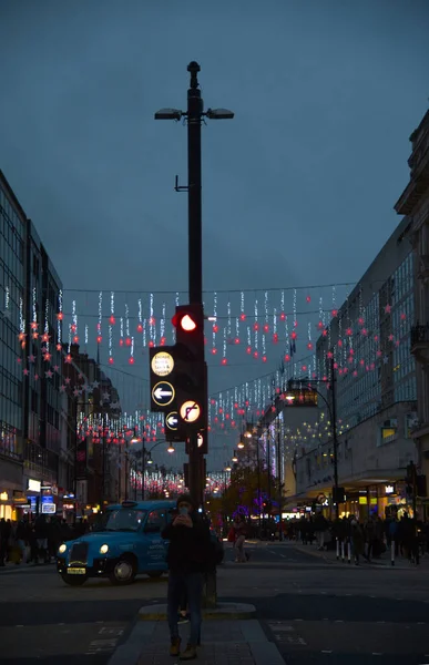 Tiro Vertical Oxford Circus Decorado Com Luzes Iluminadas Para Natal — Fotografia de Stock