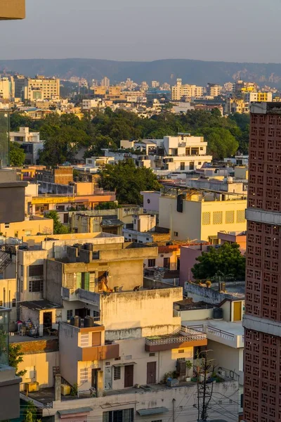 Вертикальный Воздушный Вид Город Джайпур Индии Солнечный День Горой Заднем — стоковое фото