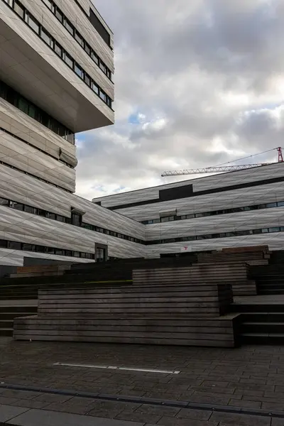 Vertikální Záběr Moderní Stavební Komplex Nové Čtvrti Bahnstadt Heidelbergu Německo — Stock fotografie