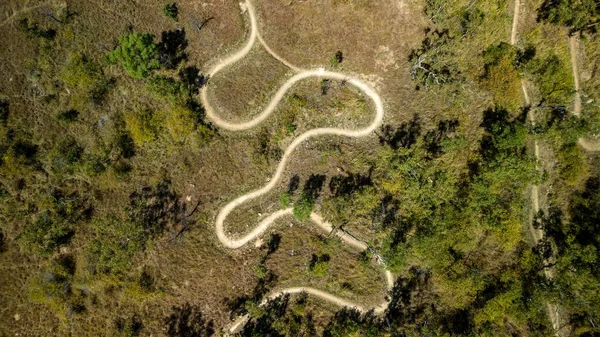 Drone Shot Road Passing Green Field — Stock fotografie