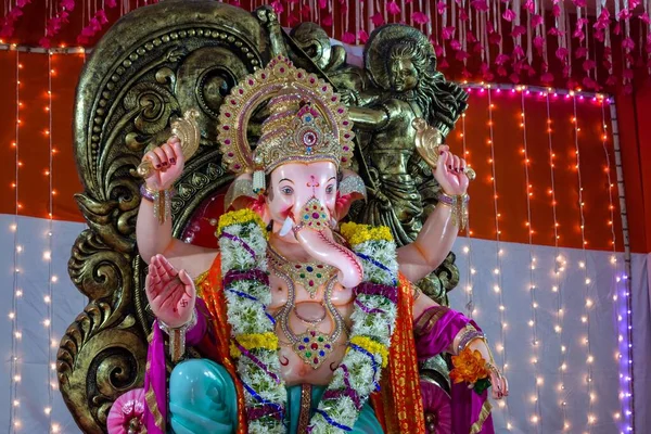 Nahaufnahme Einer Ganesha Statue Während Des Indischen Ganesh Chaturthi Festivals — Stockfoto