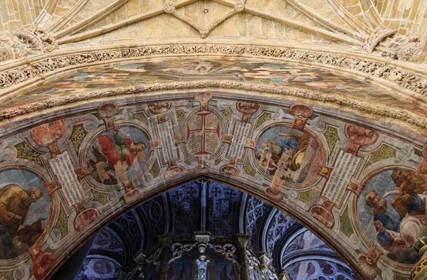 在圣殿骑士城堡的天花板托马葡萄牙 对圣殿骑士的历史很重要 — 图库照片