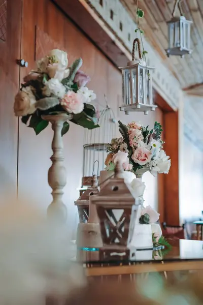 Tiro Vertical Interior Festivo Com Decorações Casamento Pastel — Fotografia de Stock