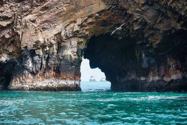 Beautiful Shot Natural Cliff Arch Ballestas Islands Peru — Stock Photo, Image