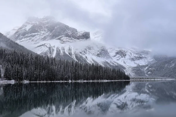 Banff National Park Lake Louise — стокове фото