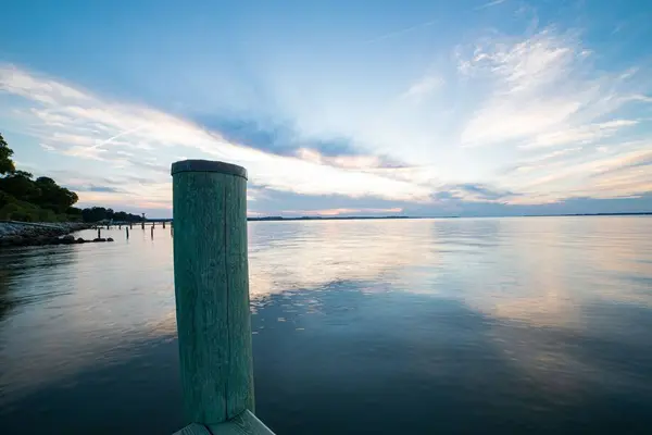 Uma Bela Vista Lago Calmo Pôr Sol — Fotografia de Stock