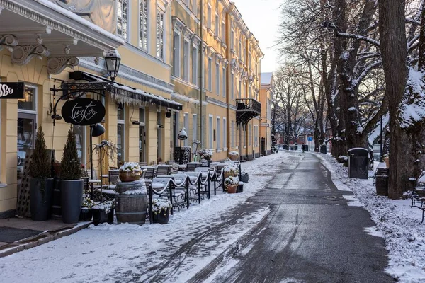 Śnieżna Ulica Taras Nad Rzeką Aura Turku Finlandia — Zdjęcie stockowe