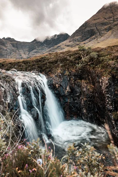 Une Cascade Sur Île Skye Écosse — Photo