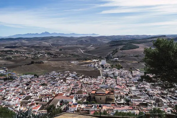 Widok Lotu Ptaka Nowoczesne Budynki Pobliżu Gór Espera Hiszpania — Zdjęcie stockowe