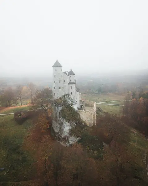 Flygbild Det Kungliga Bobolice Slottet Bobolice Polen Dimmigt Väder — Stockfoto