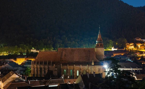 Una Vista Nocturna Iglesia Negra Ciudad Brasov Sudeste Transilvania Rumania — Foto de Stock