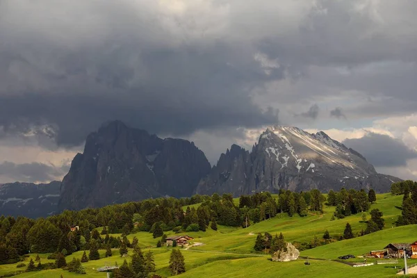 Táj Alpe Siusi Dolomitok Hegyek Ködös Trentino Dél Tirol Olaszország — Stock Fotó