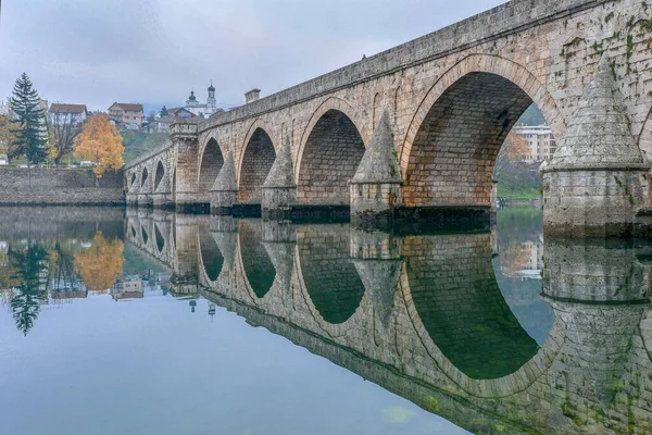 Une Belle Vue Sur Pont Mehmed Pasa Sokolovic Avec Une — Photo
