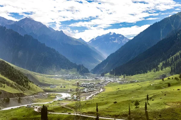 Una Vista Aérea Río Que Fluye Montañas Verdes Cachemira India — Foto de Stock