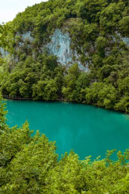 Çok ilginç gölleri ve dağları olan bir ulusal park.