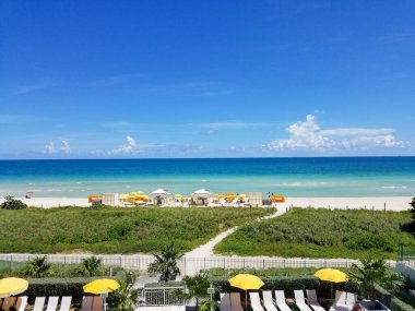 Güzel bir sahil manzarası