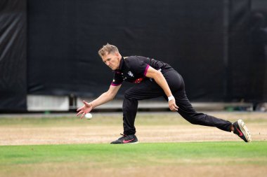 Somerset CCC 'den kriket oyuncusu Max Waller bir maçta