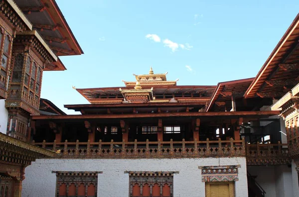 Фасад Здания Дворце Пунакха Дзонг Против Голубого Неба Бутане — стоковое фото