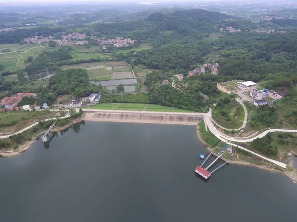 Huanggang Şehrinde Dabieshan Küçük Barajı — Stok fotoğraf