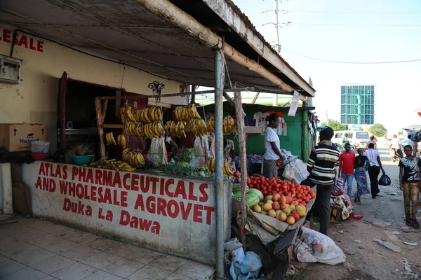 Mercado Frutas Externo Pessoas Quênia Ukunda — Fotografia de Stock