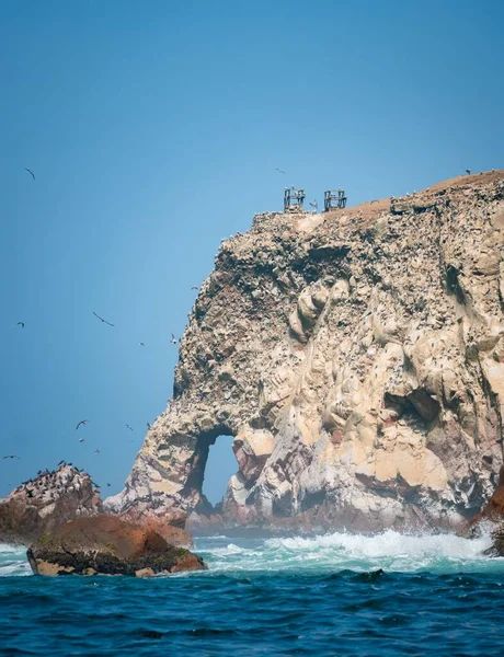 Вертикальний Постріл Скель Островах Балластас Перу — стокове фото