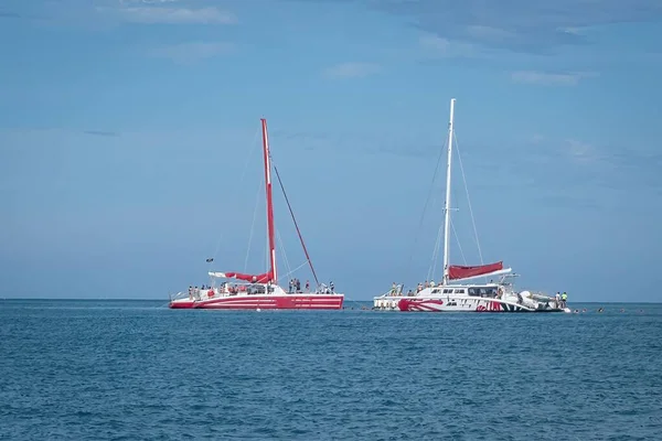 Dois Veleiros Oceano Perto Montego Bay Jamaica — Fotografia de Stock