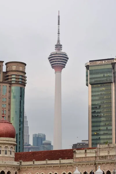 独立広場からの有名なKlタワー — ストック写真