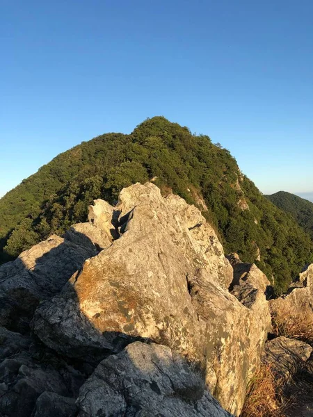 Naturskön Utsikt Över Ett Stenigt Bergslandskap Huizhou Kina — Stockfoto