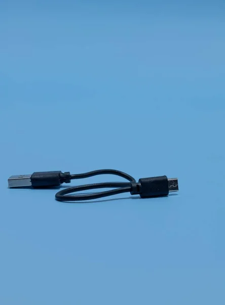 Eine Vertikale Aufnahme Vom Typ Auf Micro Usb Kabel Auf — Stockfoto