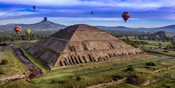 Aerial View Hot Air Balloons Teotihuacan Pyramid Mexico City — Stock Photo, Image